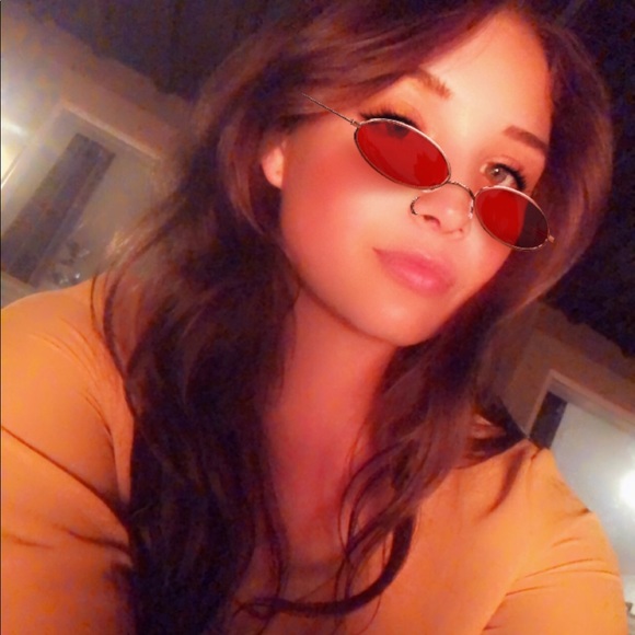 Meet your Posher, Sydnie - Picture 1 of 1